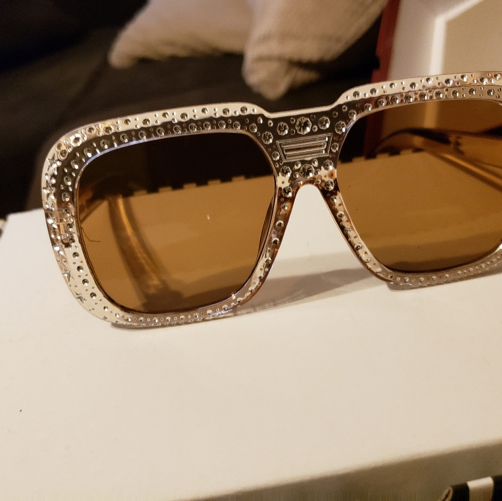 Oversized studded sunnies